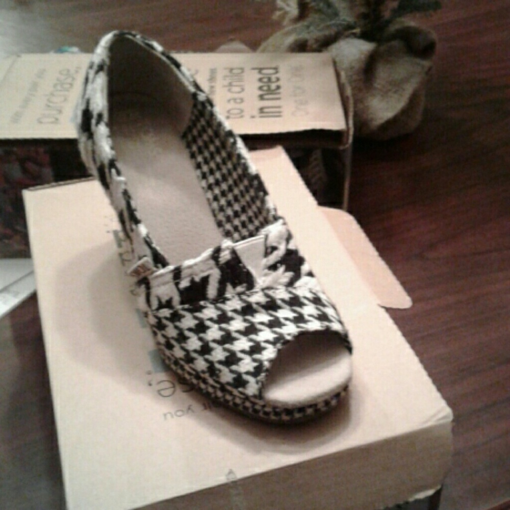 Toms Wedges